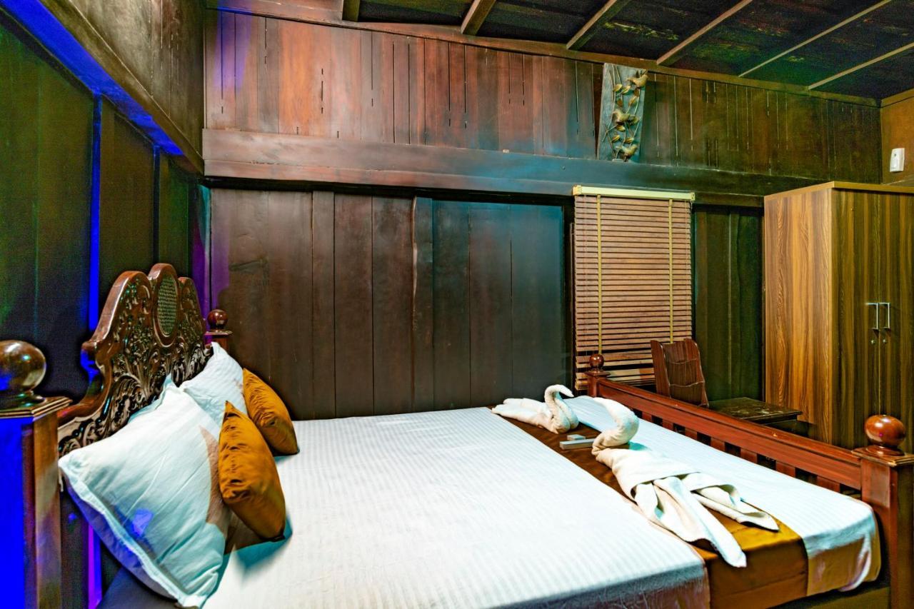 Castillo De Woods , The Private Luxury Villa , 8 Bhk, Vattavada Kottakamboor Bagian luar foto