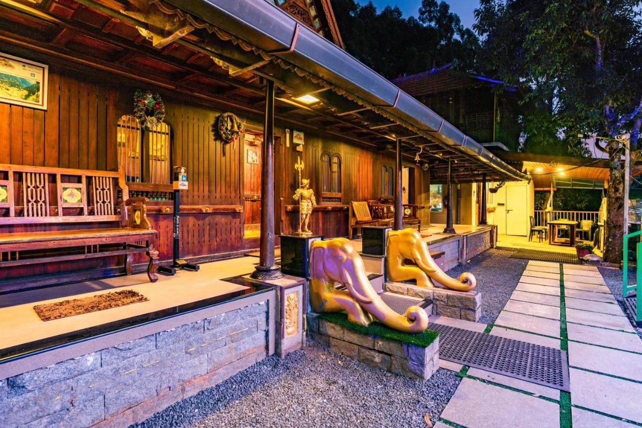 Castillo De Woods , The Private Luxury Villa , 8 Bhk, Vattavada Kottakamboor Bagian luar foto